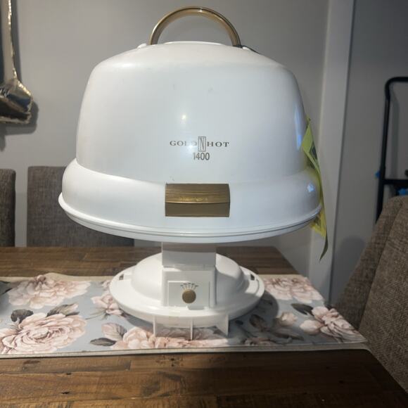 1400 White and Gold Hair Dryer - Picture 2 of 4